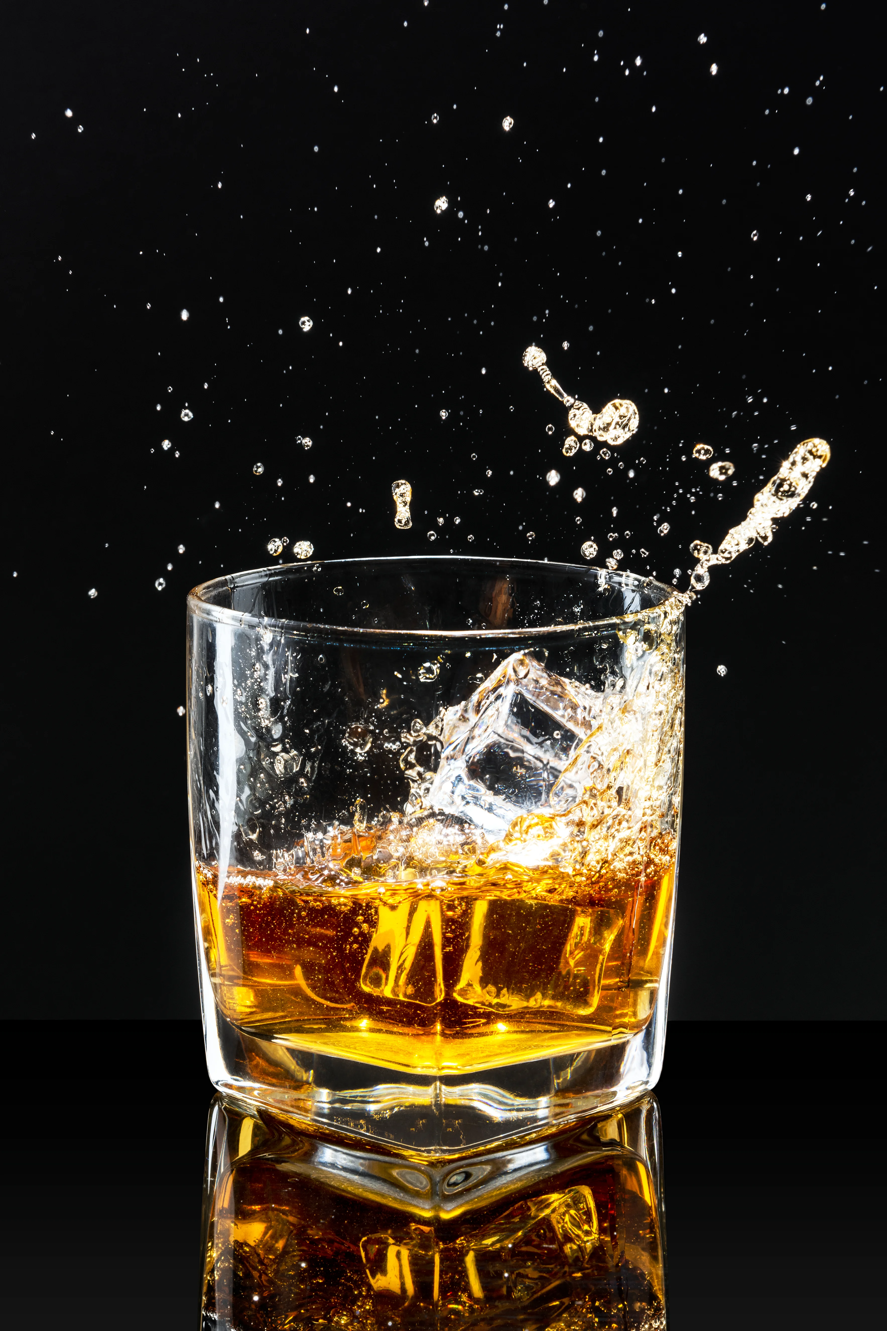 whiskey glass,weighted base,over 20 years of experience