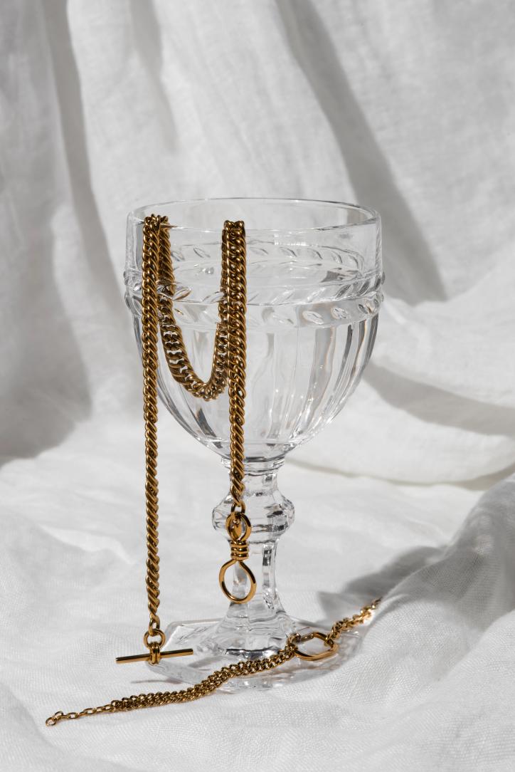 Store jewelry or accessories.jpg